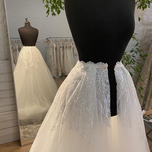 Mon Cheri Ivory Tulle Bridal Detachable Skirt Train Modern Wedding Dress - Picture 6 of 7